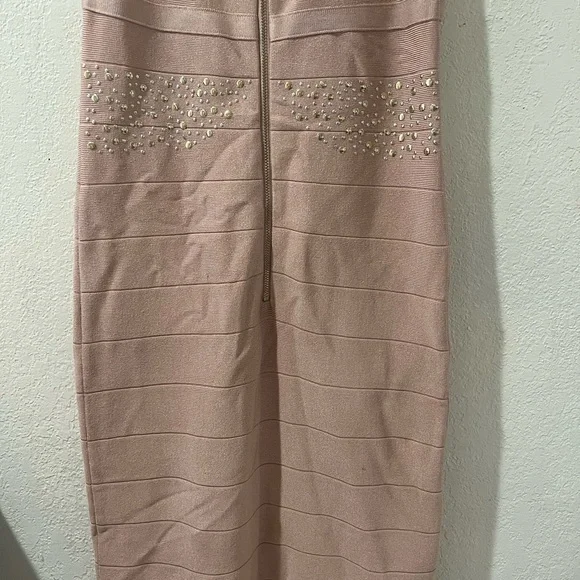 Formal Dresses - Picture 6 of 7